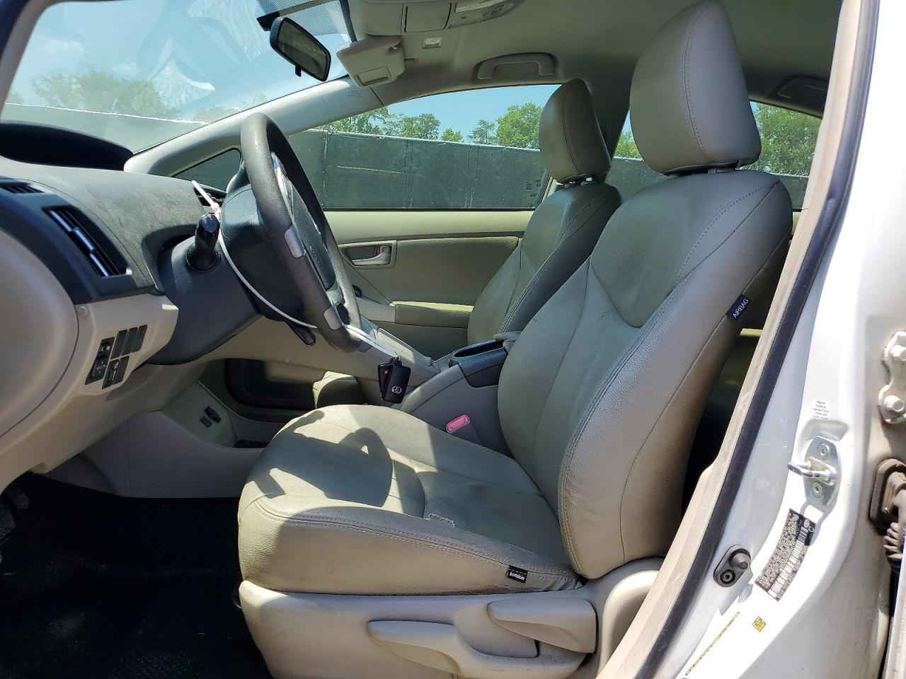 2013 Toyota Prius Two White vin: JTDKN3DU3D5566140