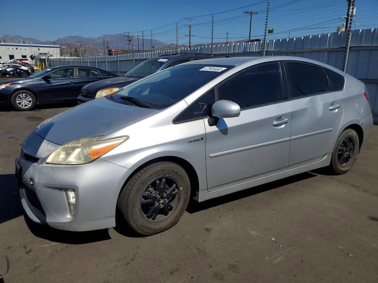 2013 Toyota Prius Two Серебряный vin: JTDKN3DU3D5628507