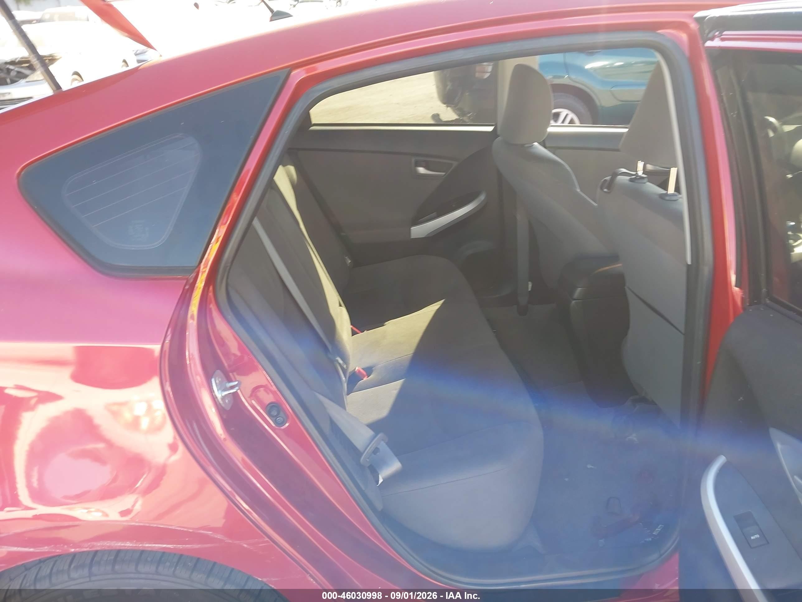 2013 Toyota Prius Two Красный vin: JTDKN3DU3D5630967