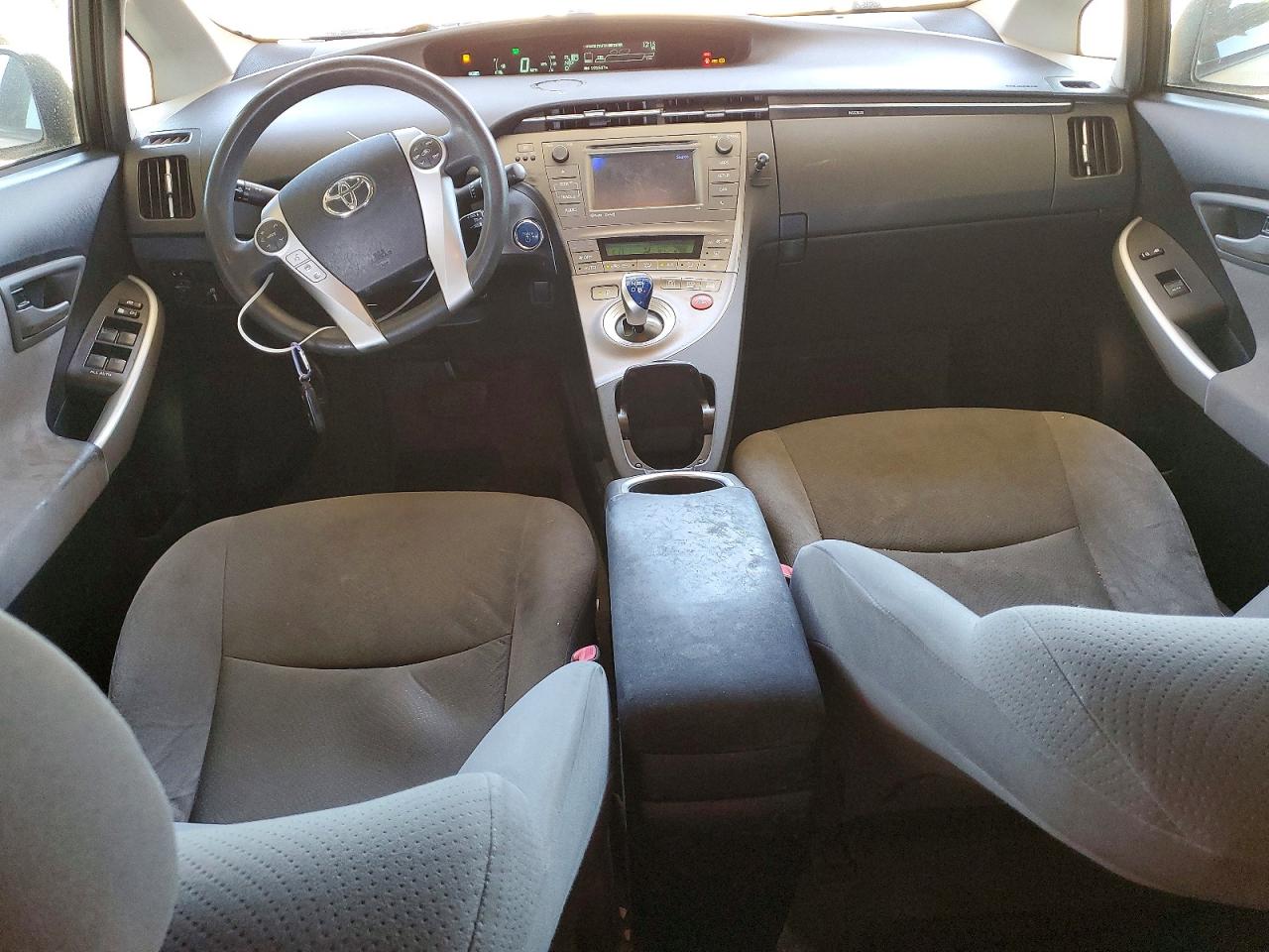 2013 Toyota Prius Three White vin: JTDKN3DU3D5653472