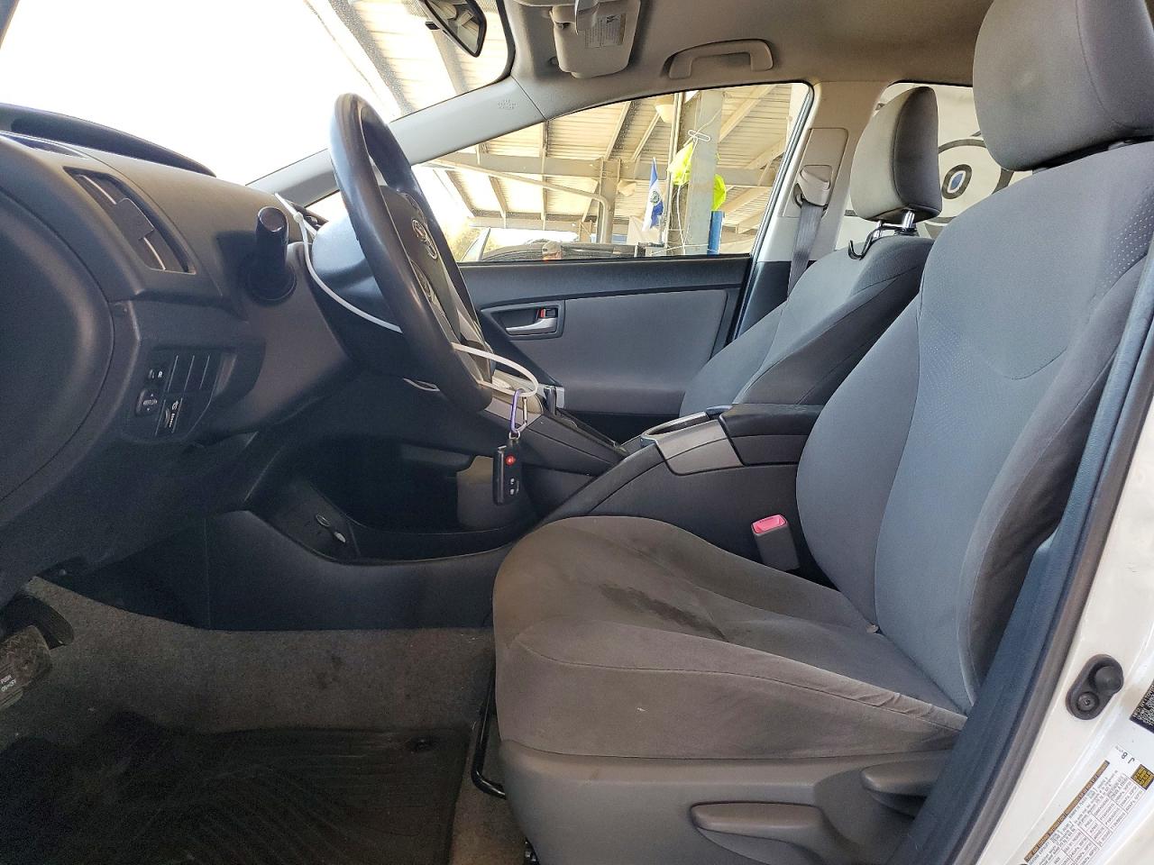 2013 Toyota Prius Three White vin: JTDKN3DU3D5653472
