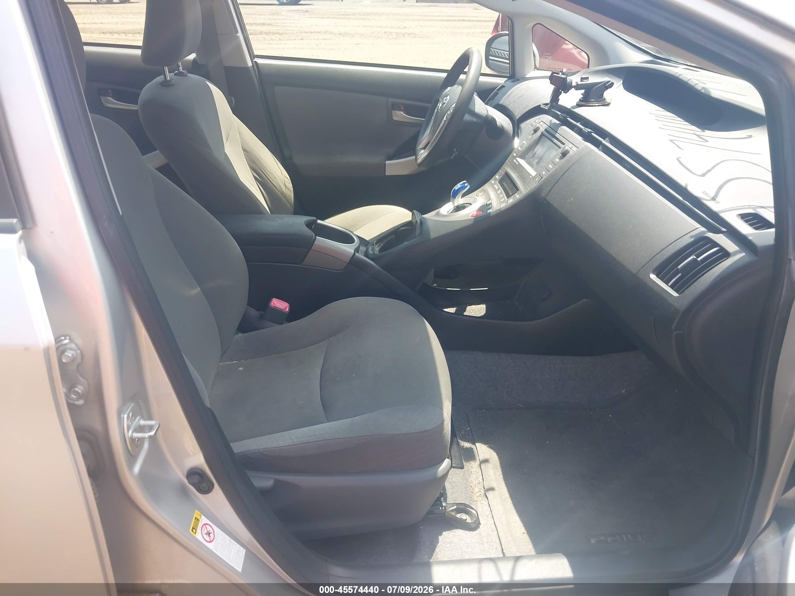 2013 Toyota Prius Three Silver vin: JTDKN3DU3D5653584