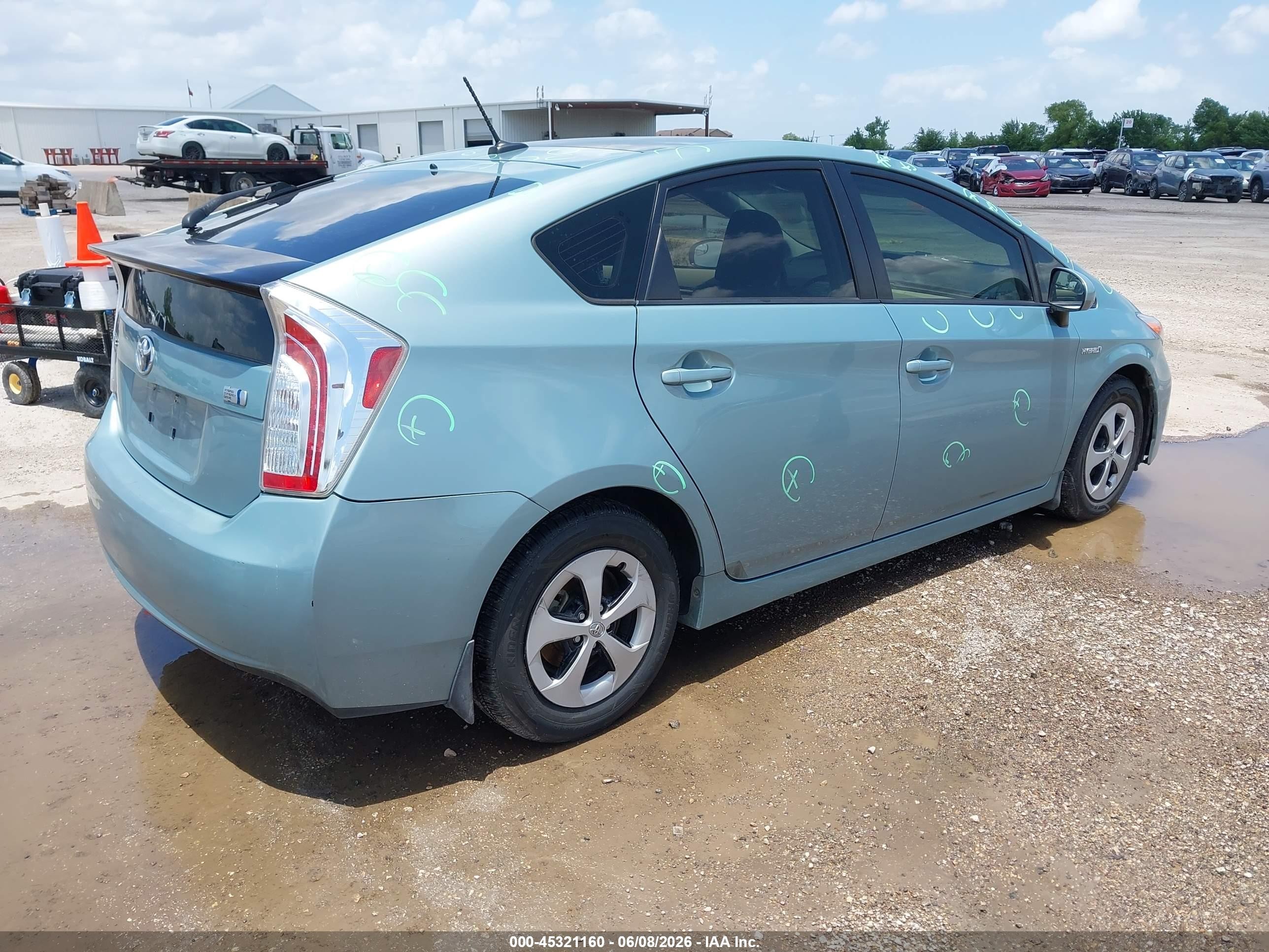 2013 Toyota Prius Four Зеленый vin: JTDKN3DU3D5654041