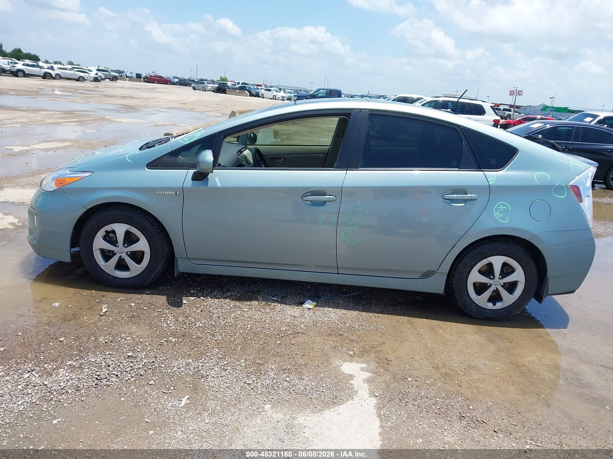 2013 Toyota Prius Four Зеленый vin: JTDKN3DU3D5654041