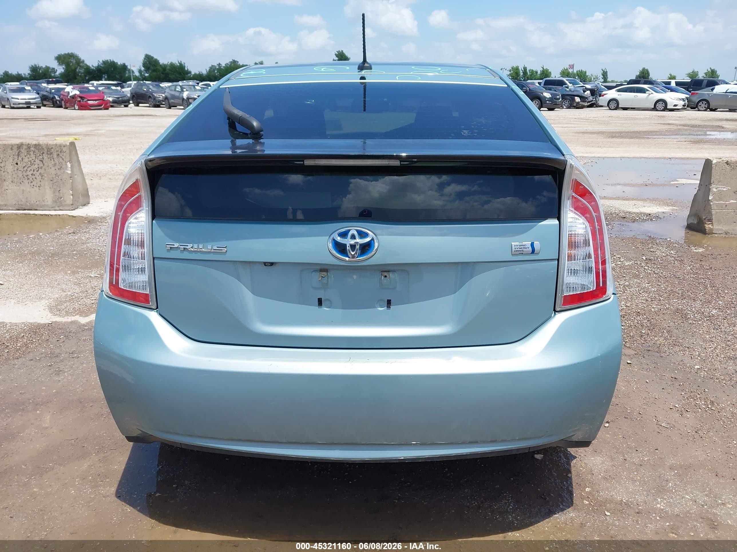 2013 Toyota Prius Four Зеленый vin: JTDKN3DU3D5654041