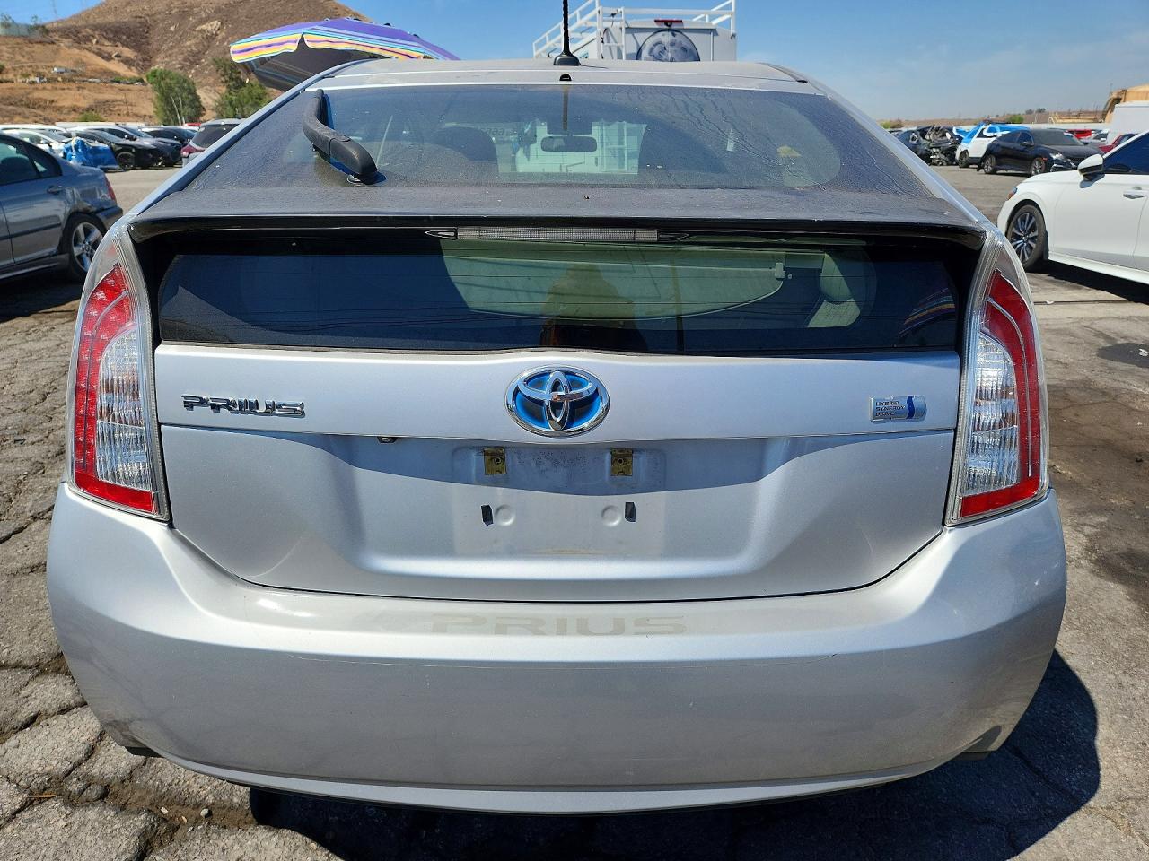 2013 Toyota Prius Three Silver vin: JTDKN3DU3D5686388