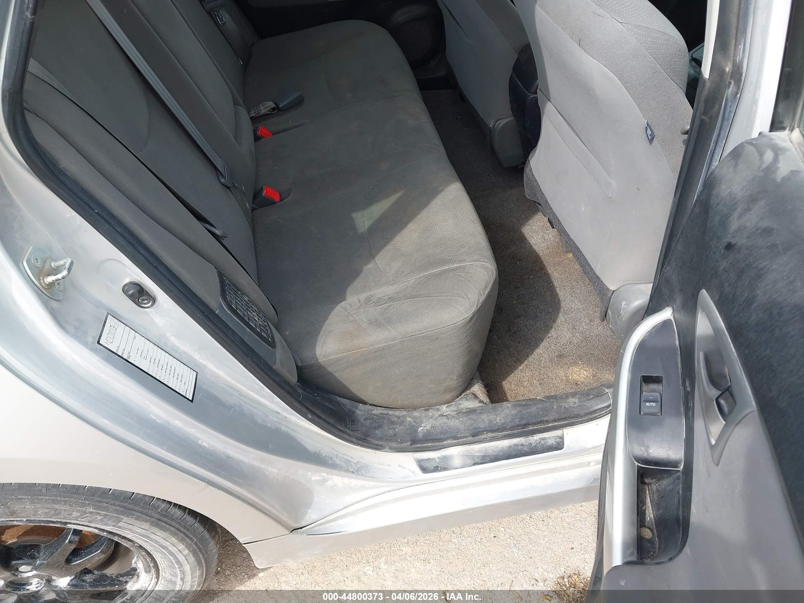 2014 Toyota Prius Two Серебряный vin: JTDKN3DU3E0357320