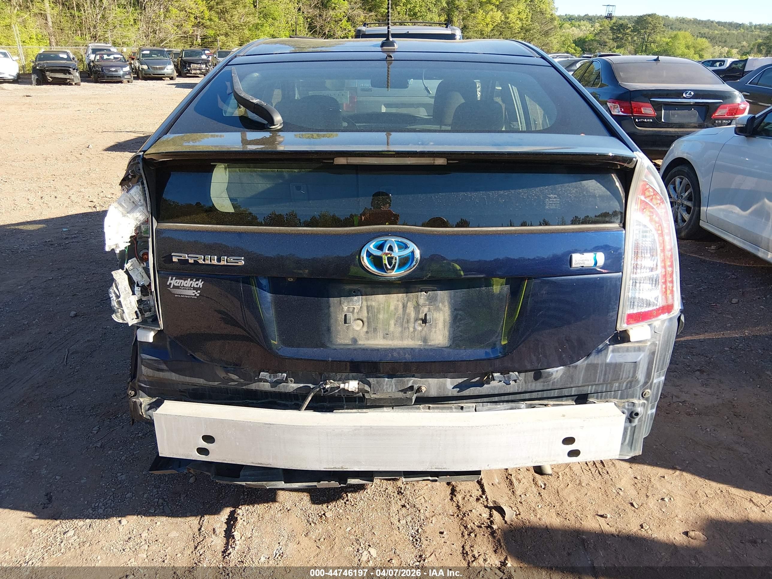 2014 Toyota Prius Three Синий vin: JTDKN3DU3E1742984