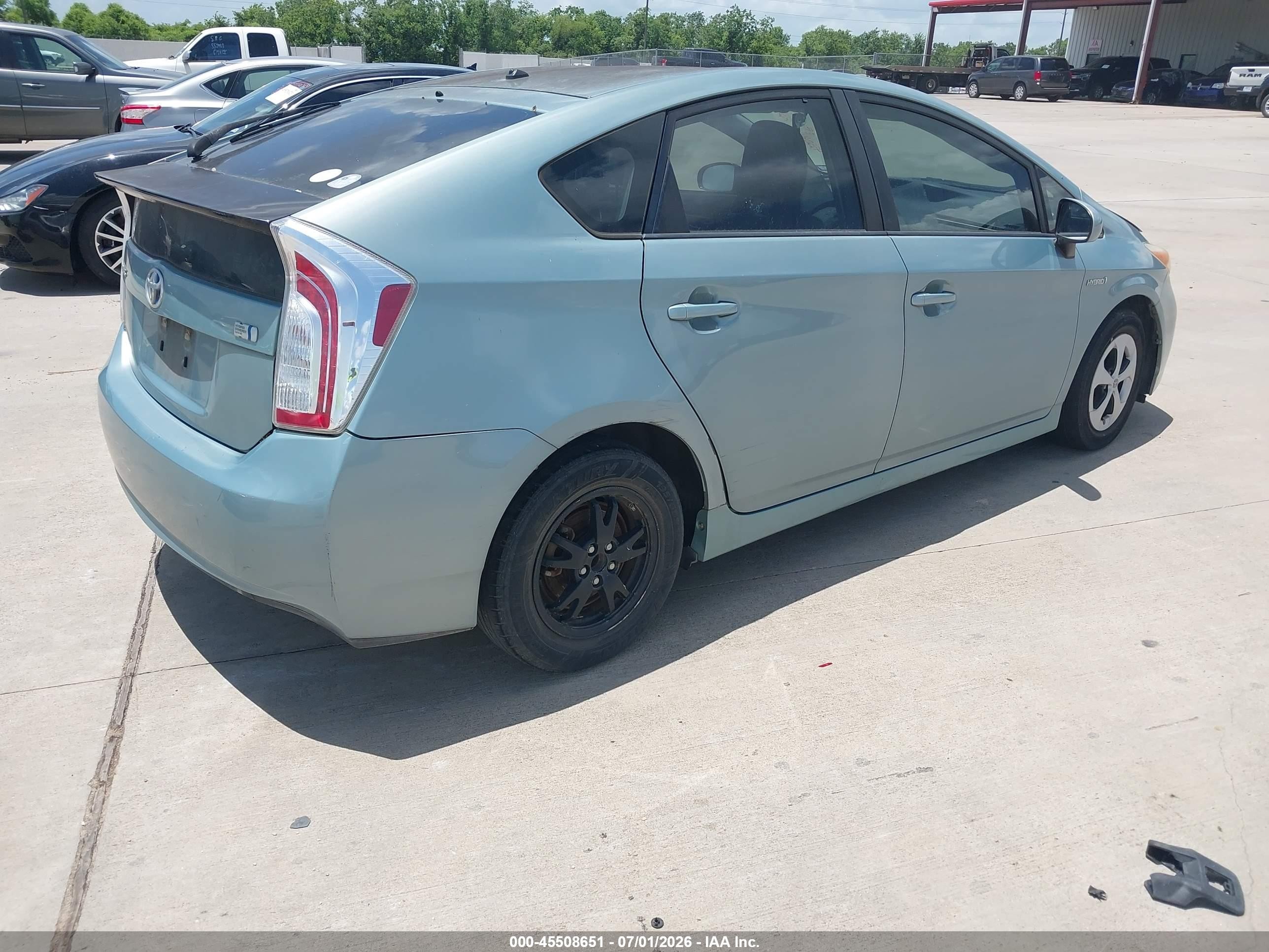 2014 Toyota Prius Two Green vin: JTDKN3DU3E1752852