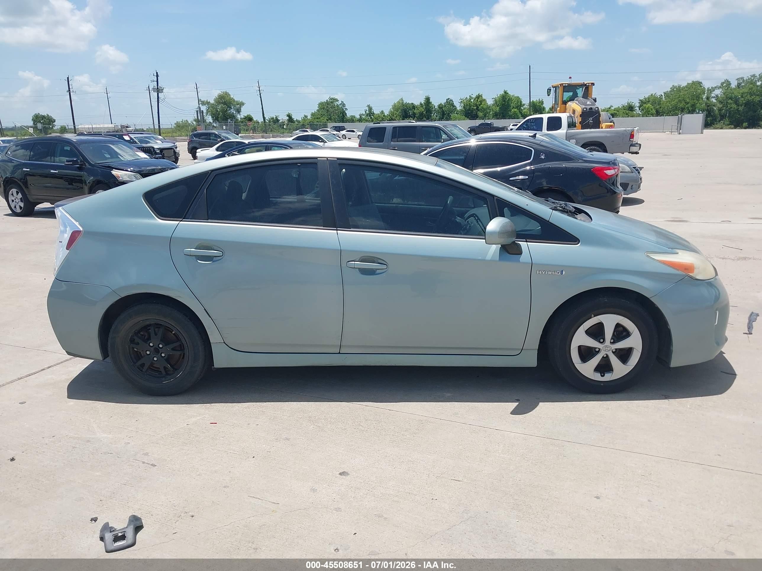 2014 Toyota Prius Two Green vin: JTDKN3DU3E1752852