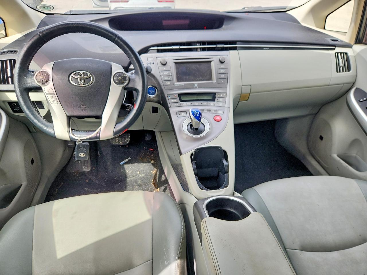 2014 Toyota Prius Four White vin: JTDKN3DU3E1766864
