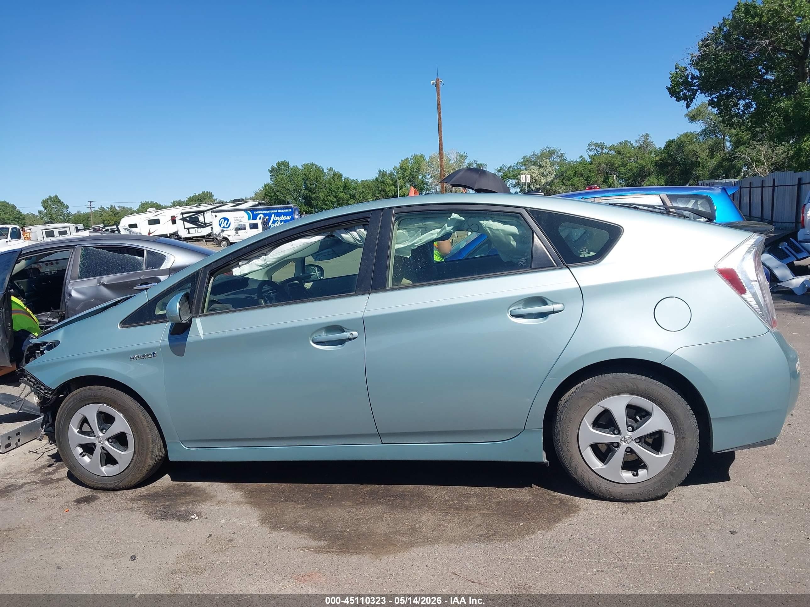 2014 Toyota Prius Three Green vin: JTDKN3DU3E1769831