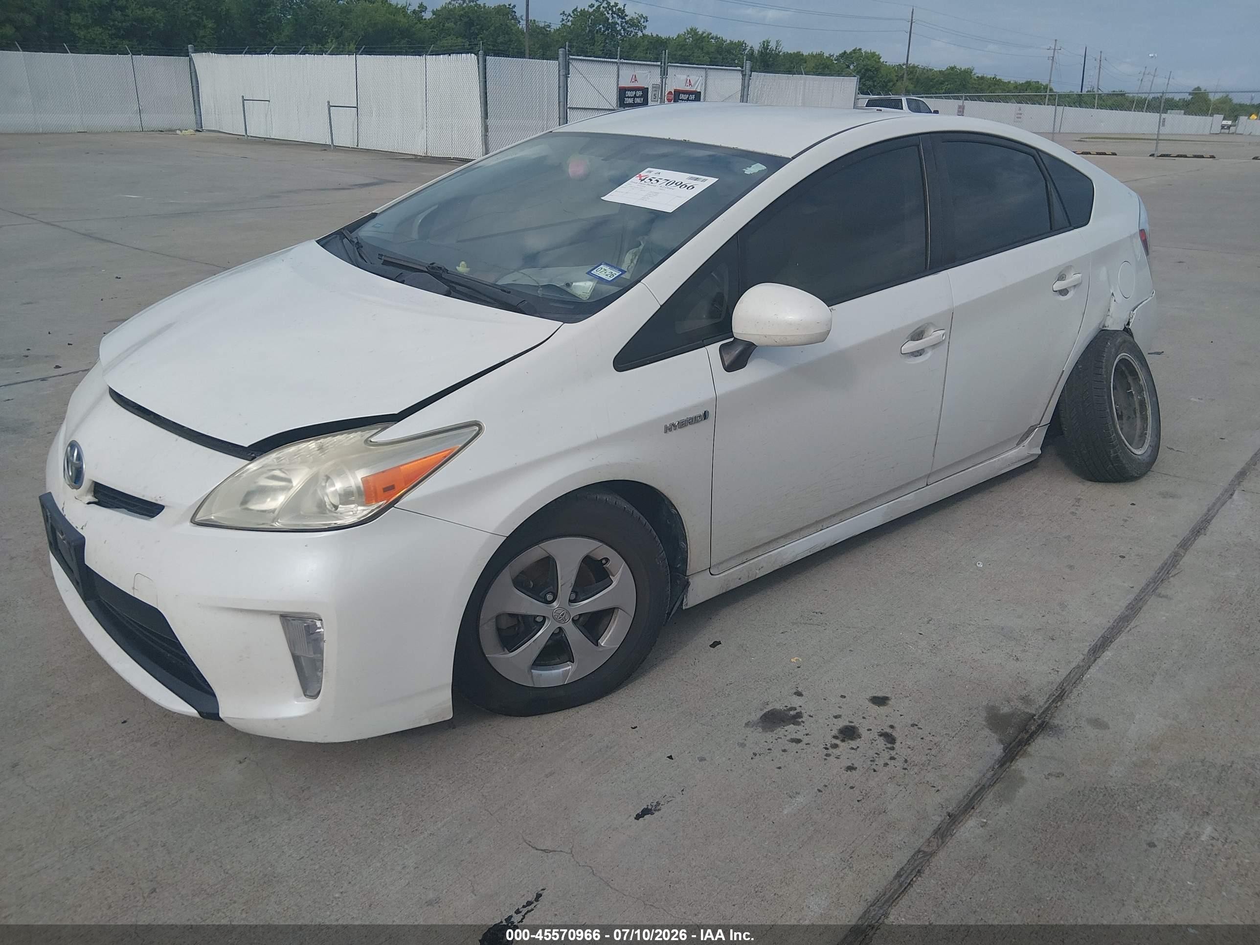 2014 Toyota Prius Four White vin: JTDKN3DU3E1777511