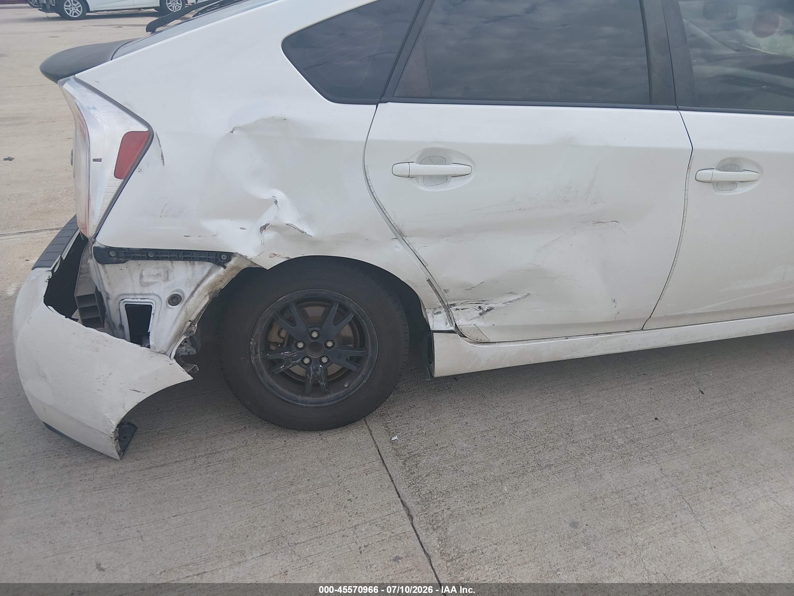 2014 Toyota Prius Four White vin: JTDKN3DU3E1777511