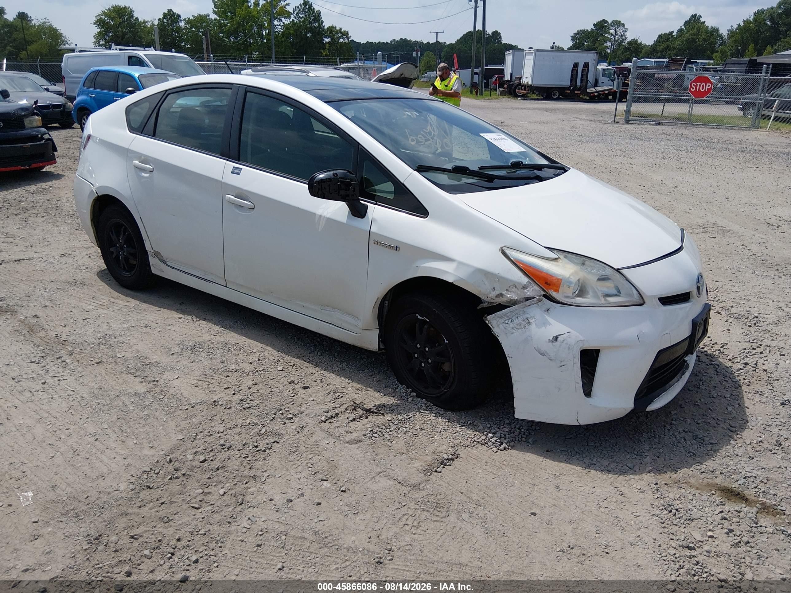 2014 Toyota Prius Three White vin: JTDKN3DU3E1827498