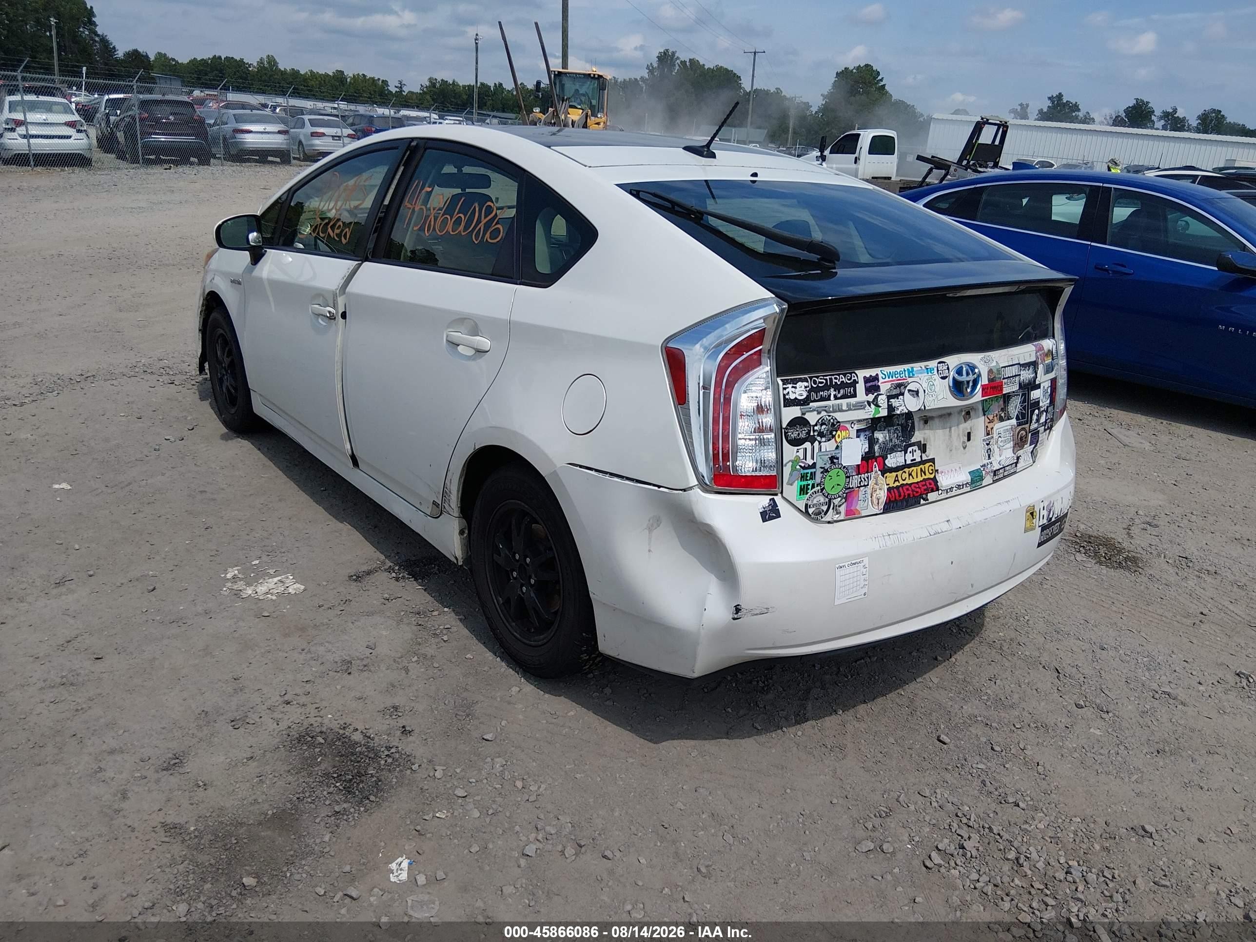 2014 Toyota Prius Three White vin: JTDKN3DU3E1827498