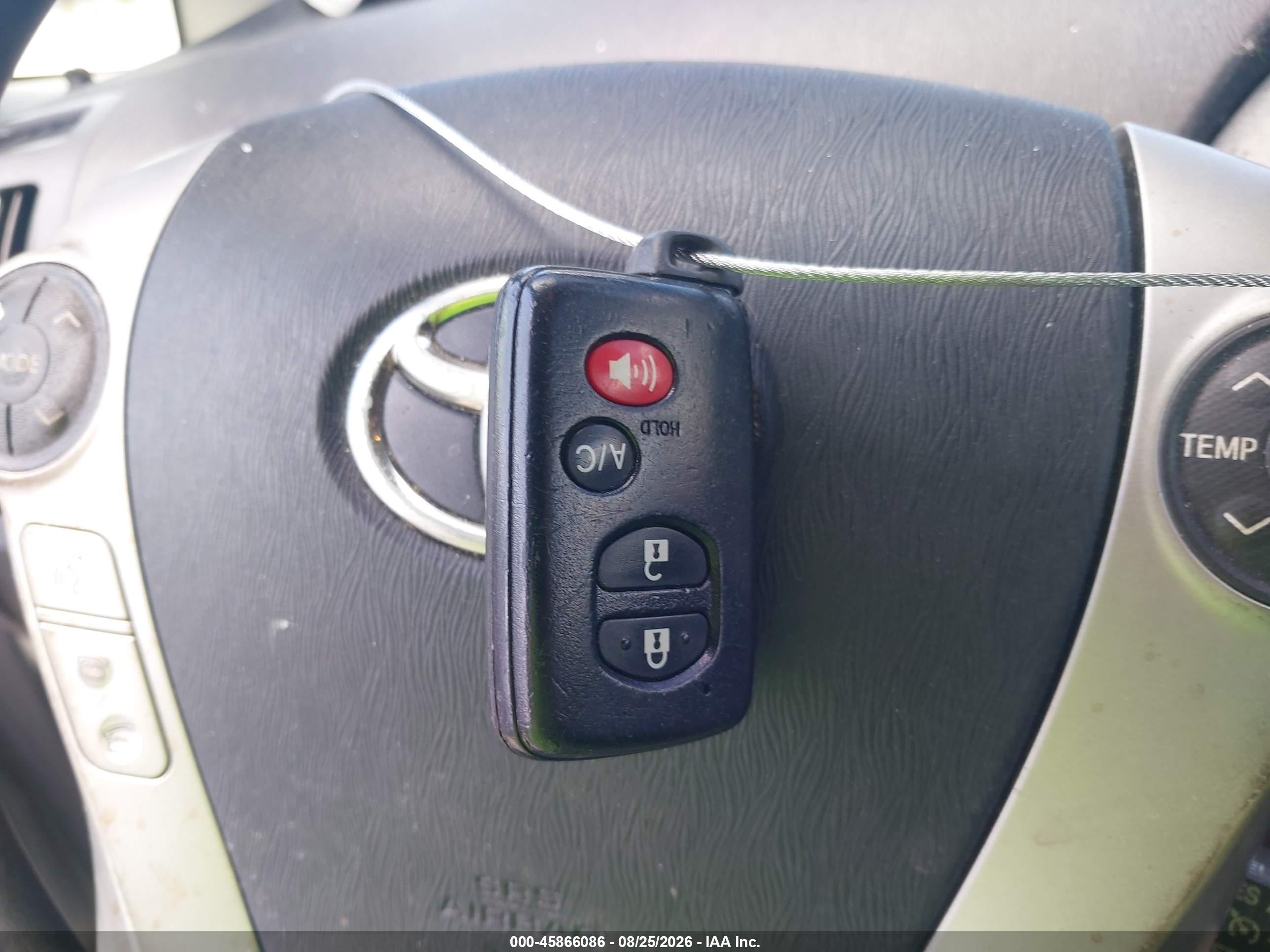2014 Toyota Prius Three White vin: JTDKN3DU3E1827498