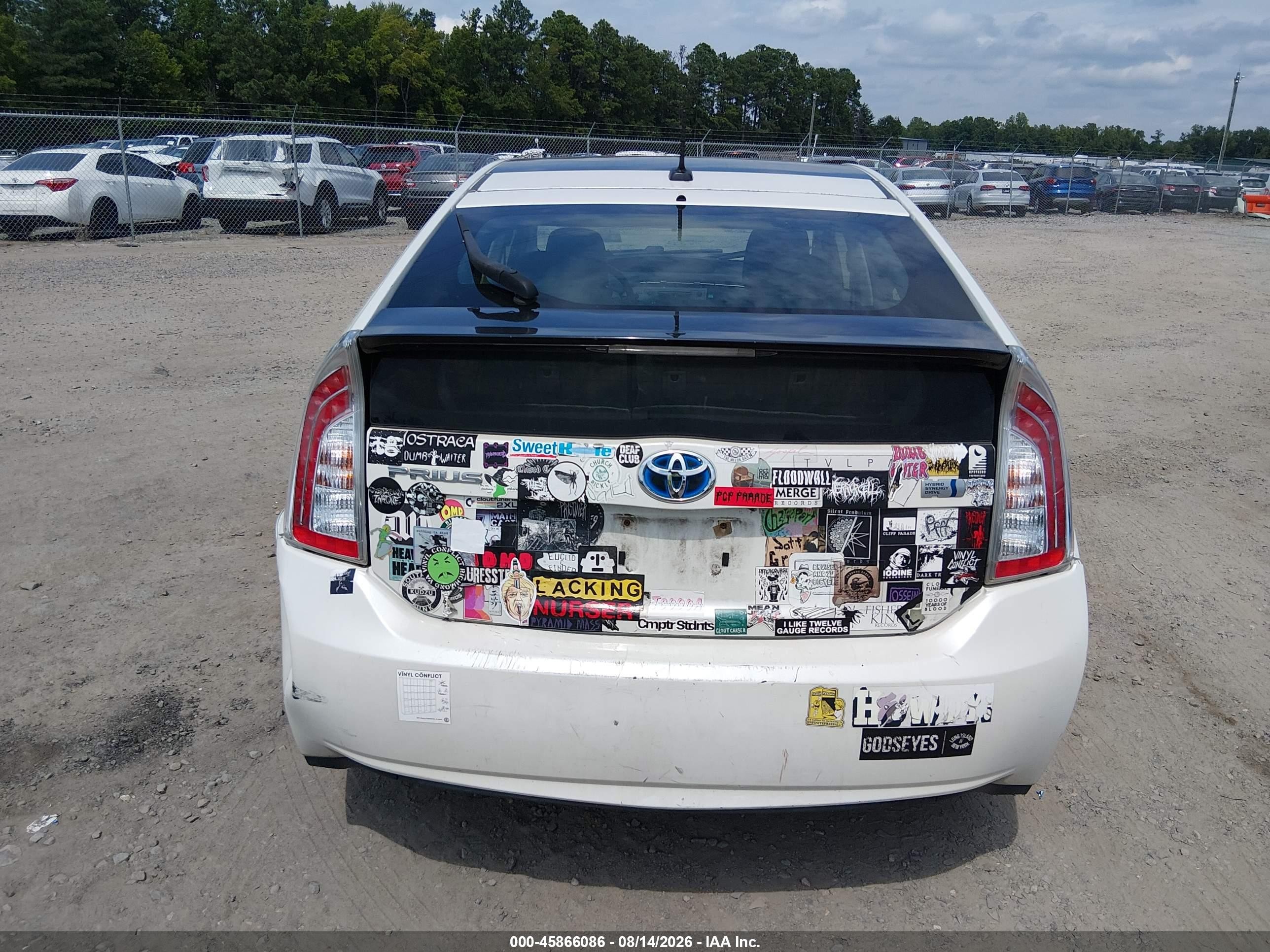 2014 Toyota Prius Three White vin: JTDKN3DU3E1827498
