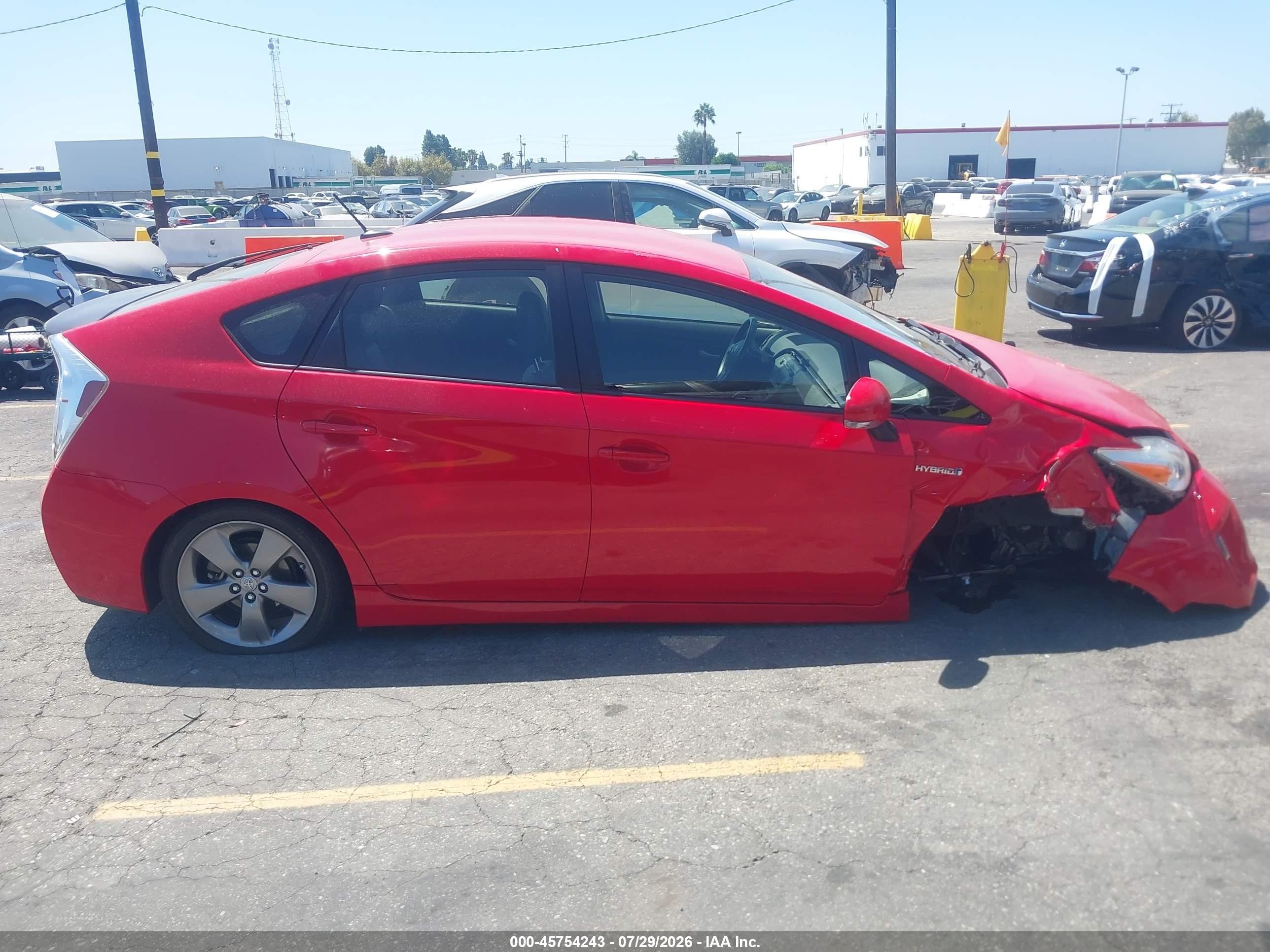 2015 Toyota Prius Persona Series Special Edition Red vin: JTDKN3DU3F0409319