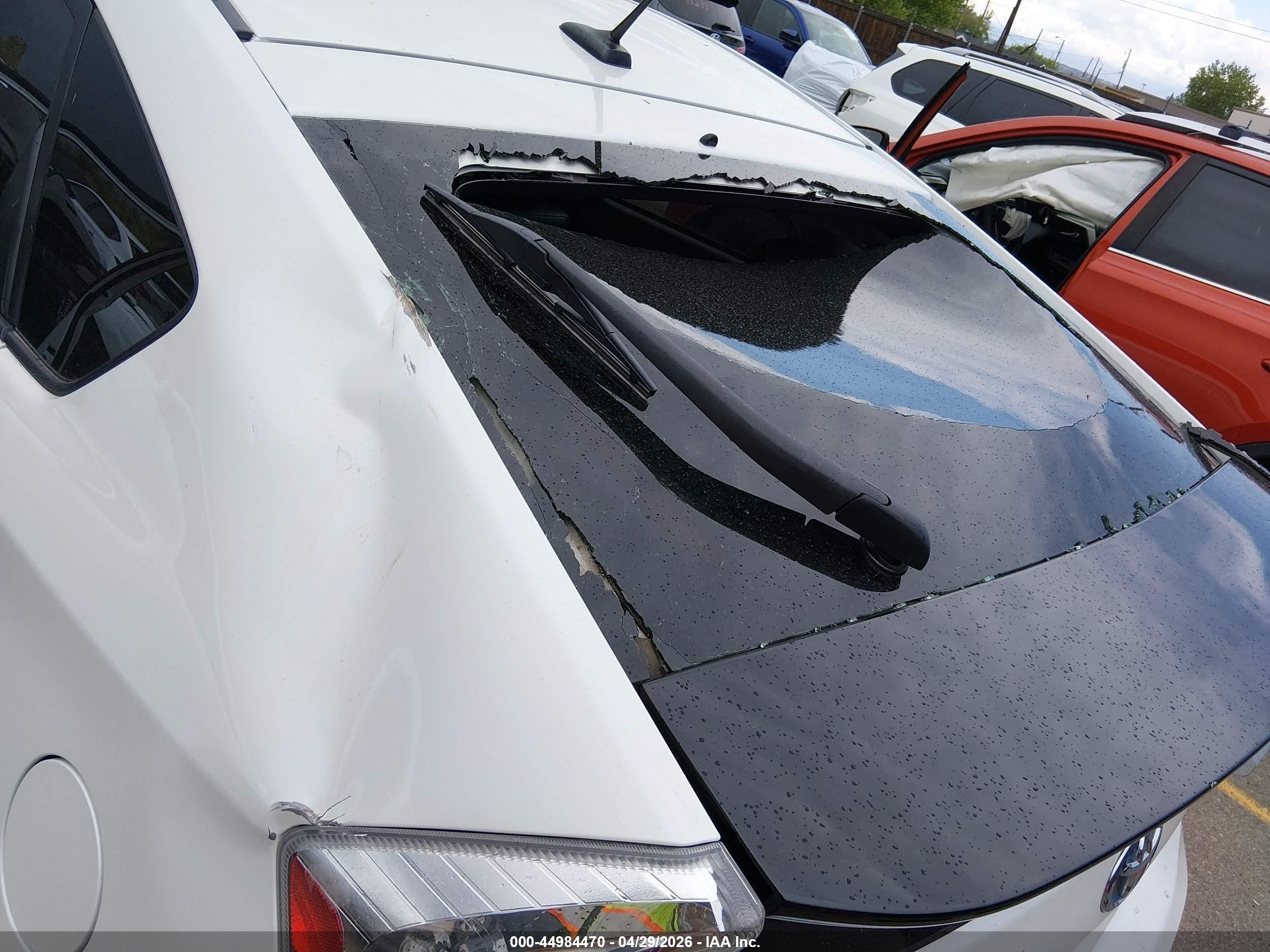 2015 Toyota Prius Persona Series Special Edition White vin: JTDKN3DU3F0417453