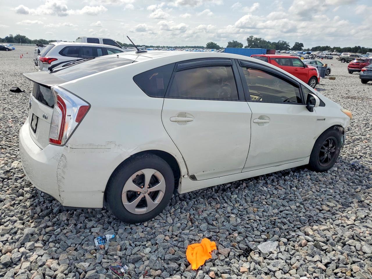 2015 Toyota Prius Three White vin: JTDKN3DU3F0420174