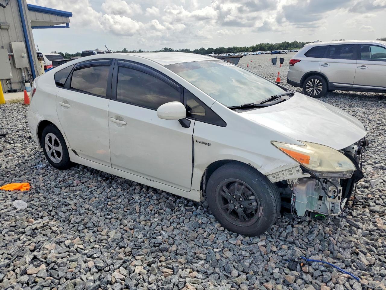 2015 Toyota Prius Three White vin: JTDKN3DU3F0420174
