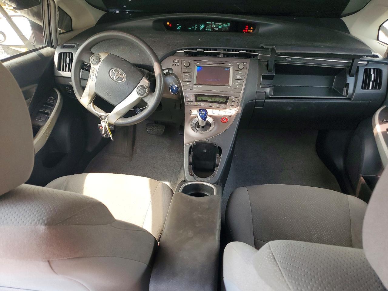 2015 Toyota Prius Three White vin: JTDKN3DU3F0420174