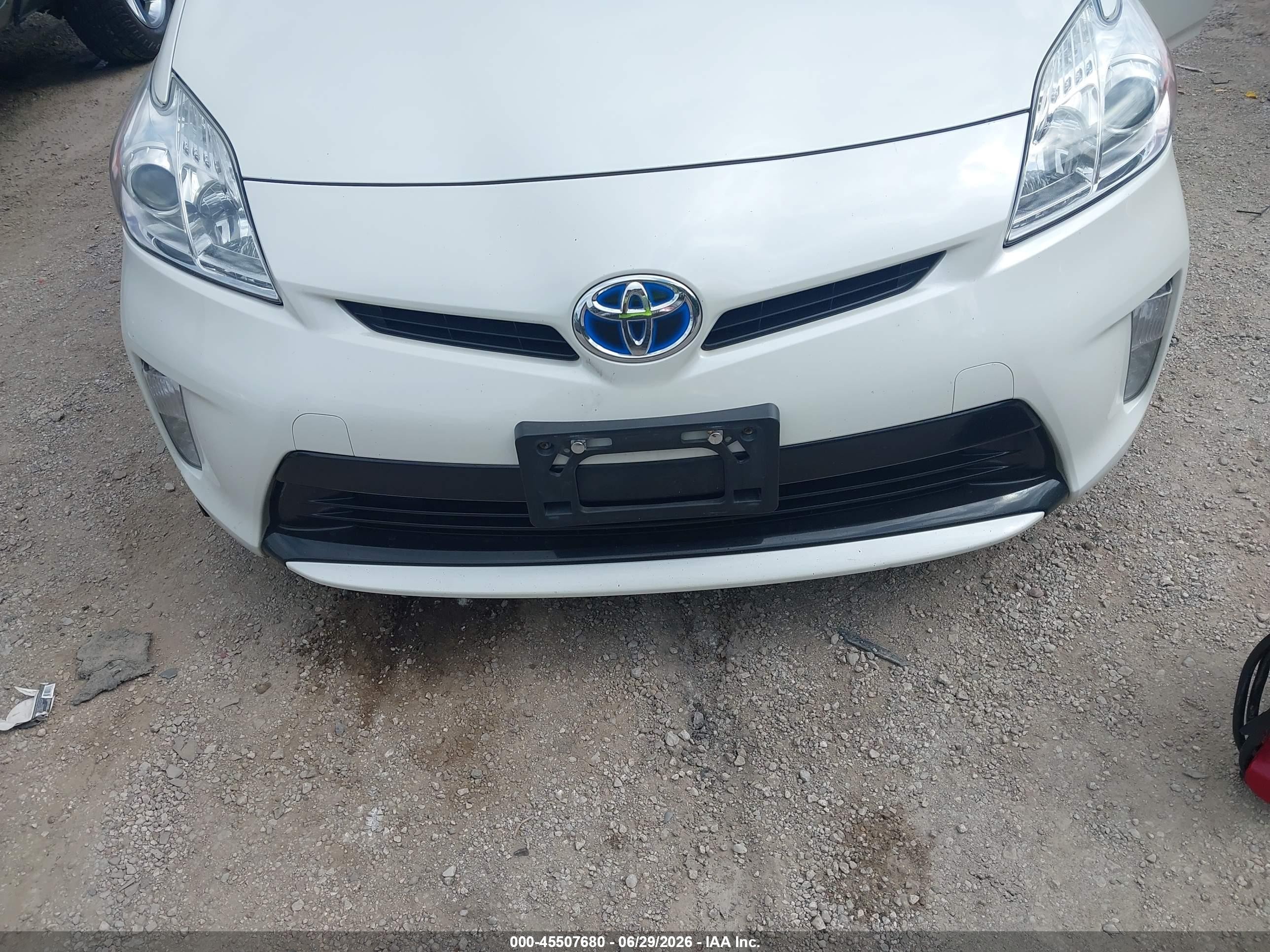 2015 Toyota Prius Persona Series Special Edition White vin: JTDKN3DU3F0423107