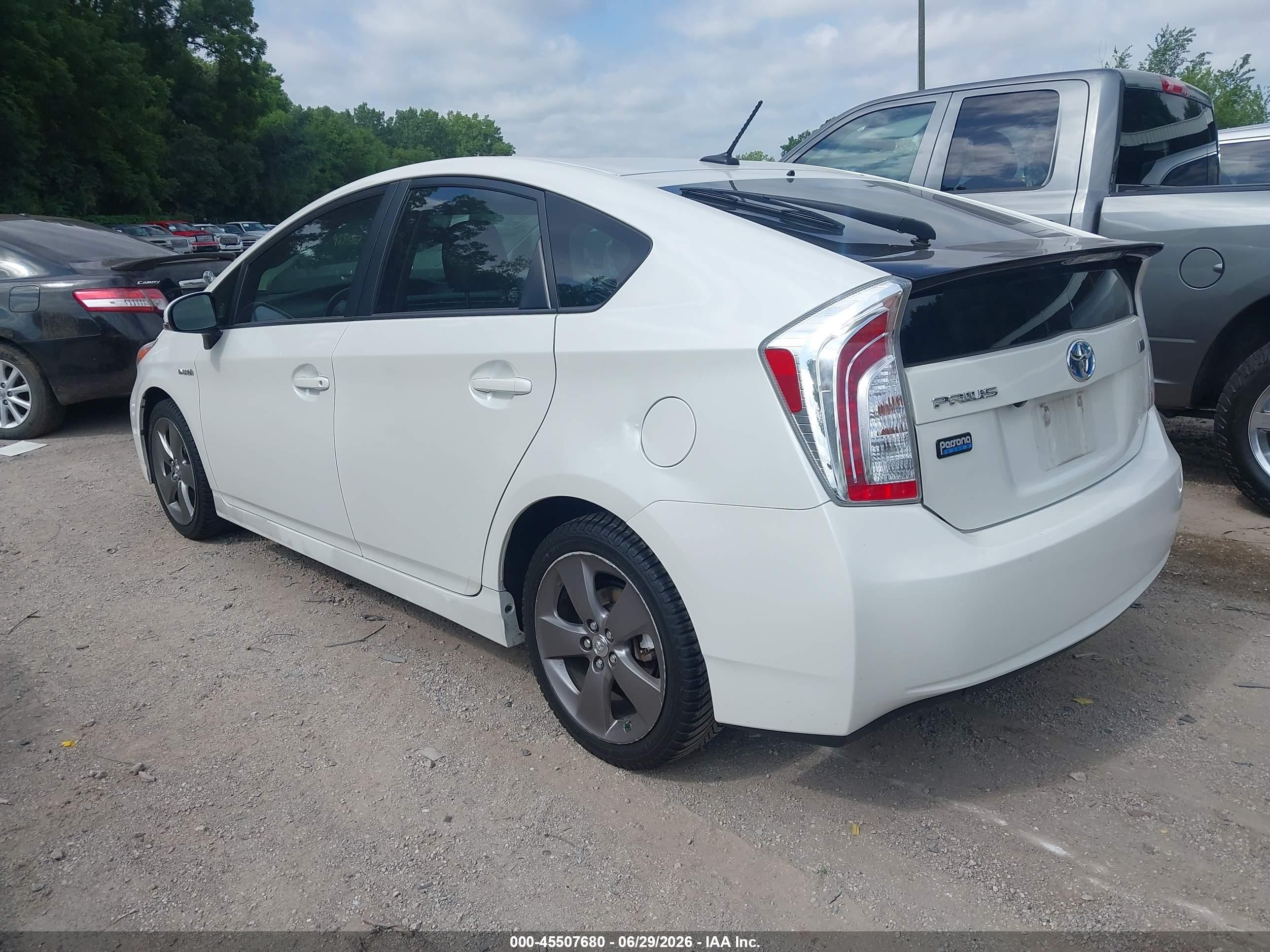 2015 Toyota Prius Persona Series Special Edition White vin: JTDKN3DU3F0423107