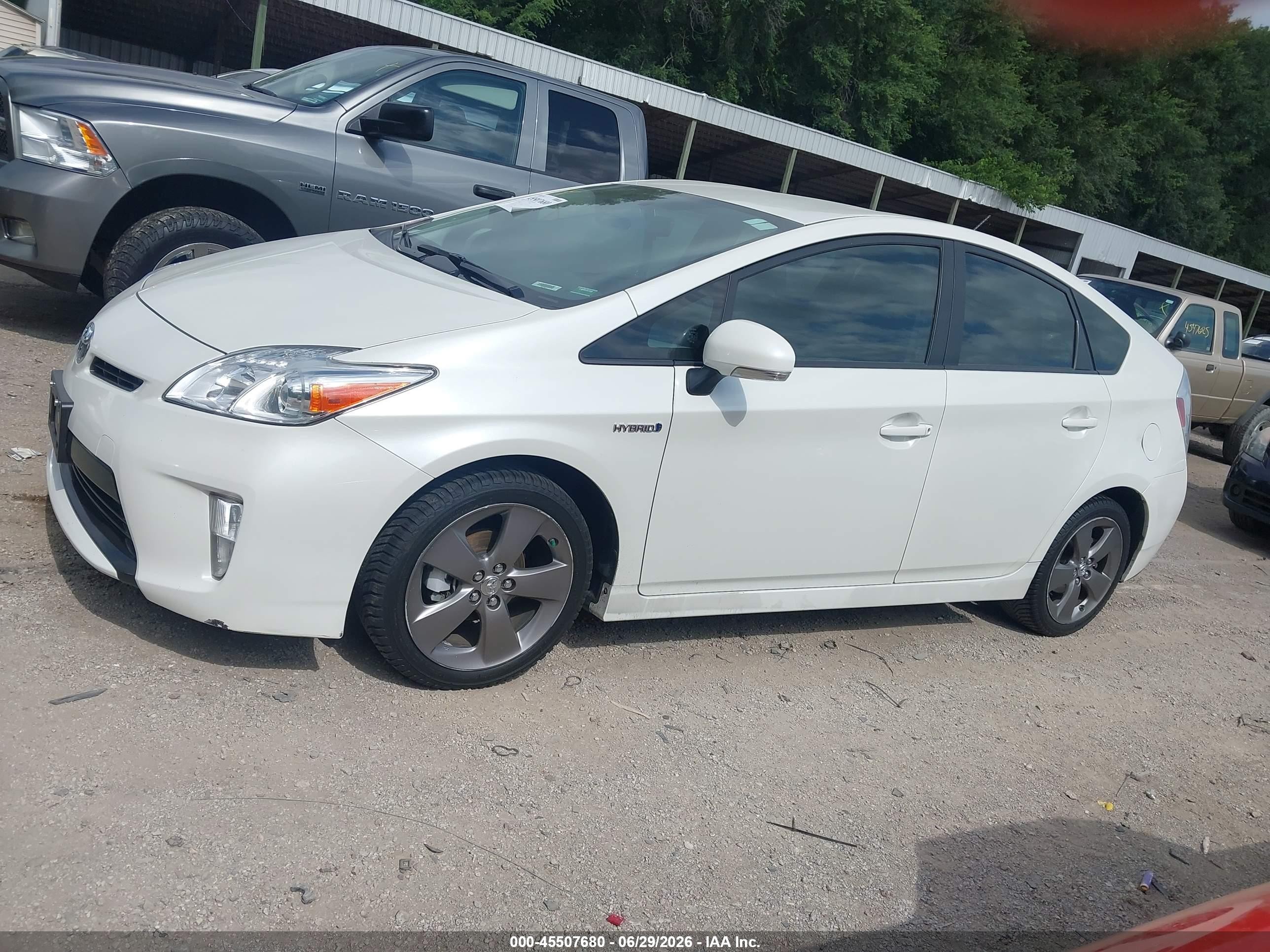2015 Toyota Prius Persona Series Special Edition White vin: JTDKN3DU3F0423107