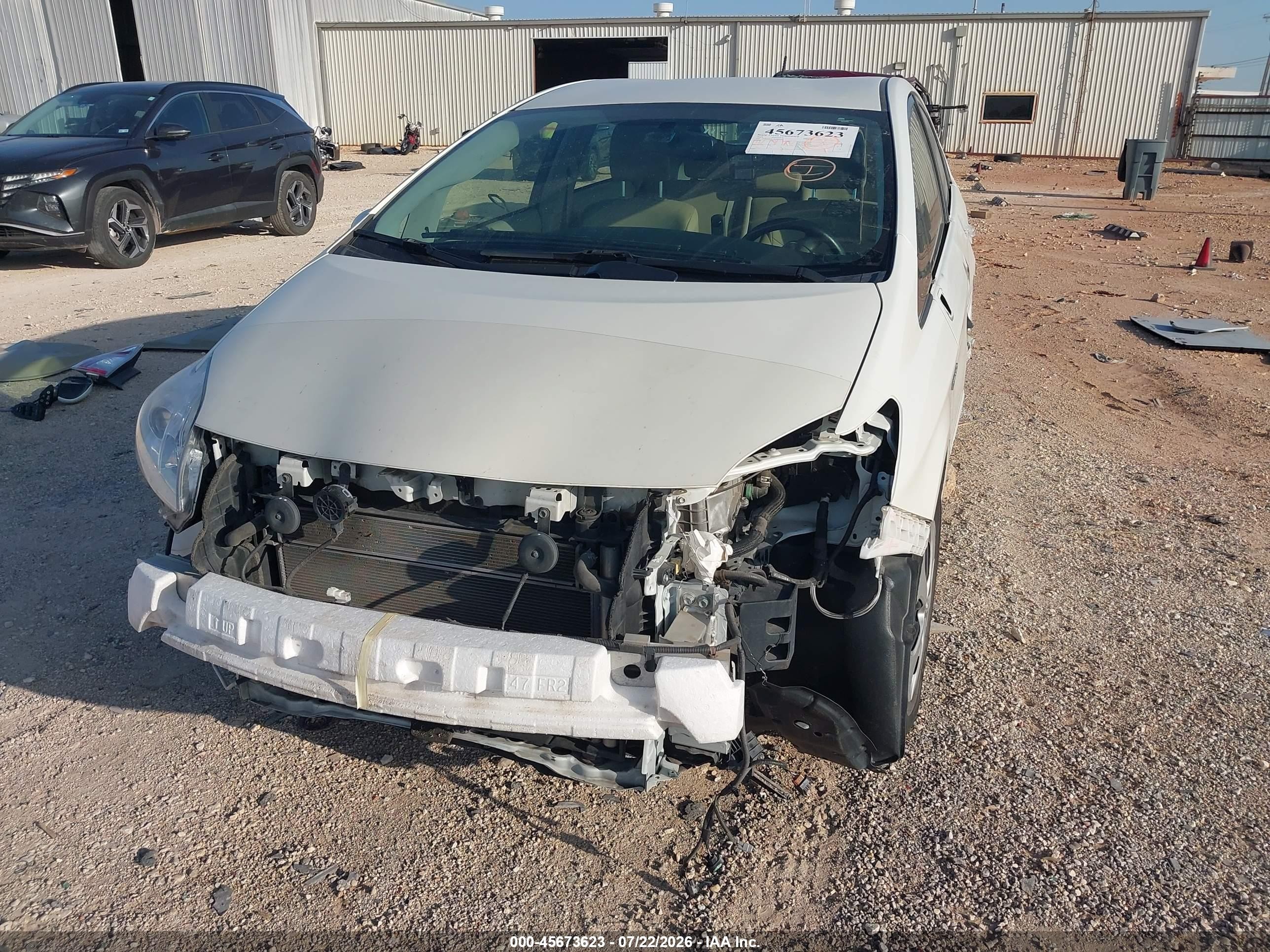 2015 Toyota Prius Four White vin: JTDKN3DU3F0438903