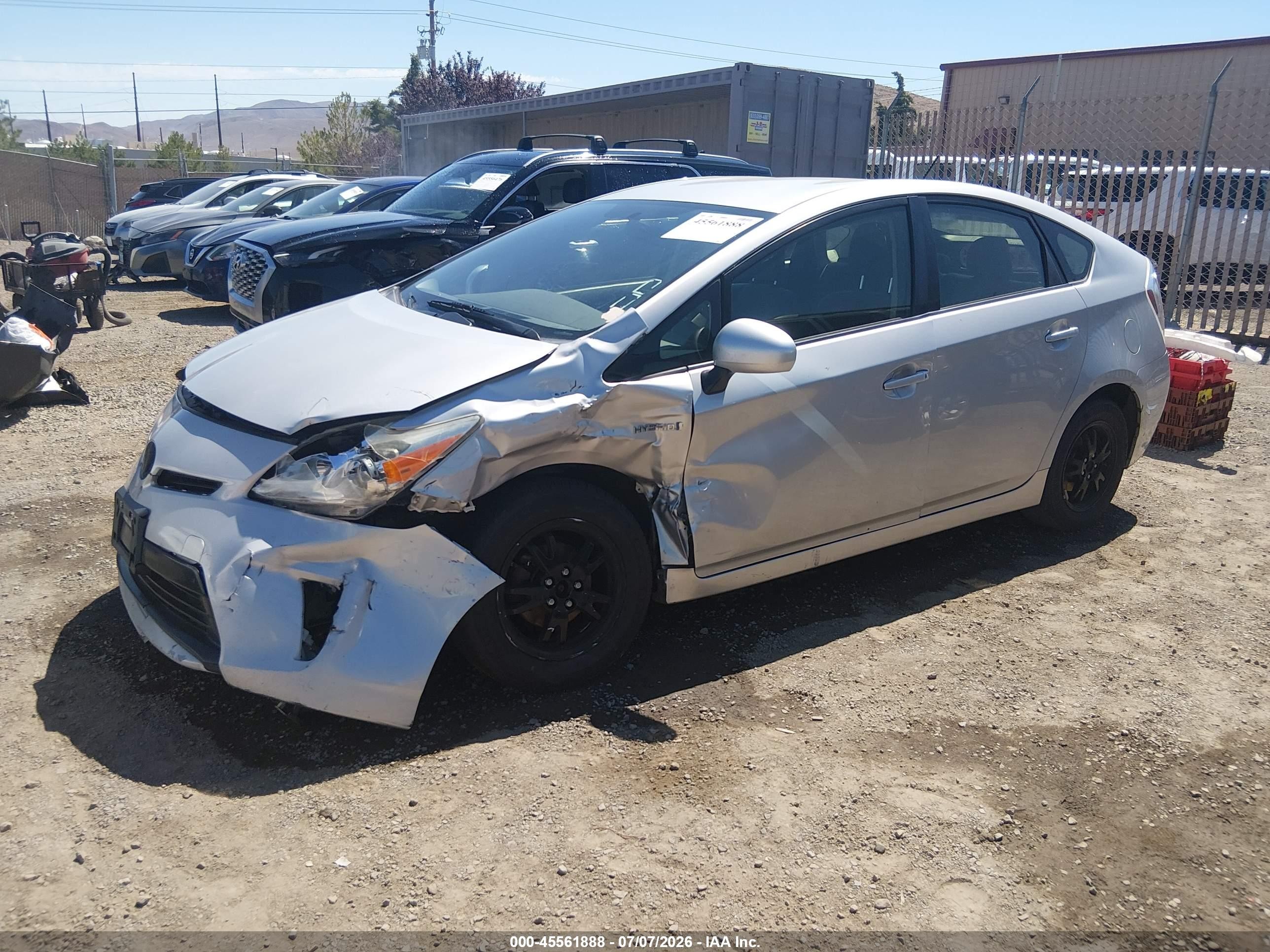 2015 Toyota Prius Two Серебряный vin: JTDKN3DU3F0442711