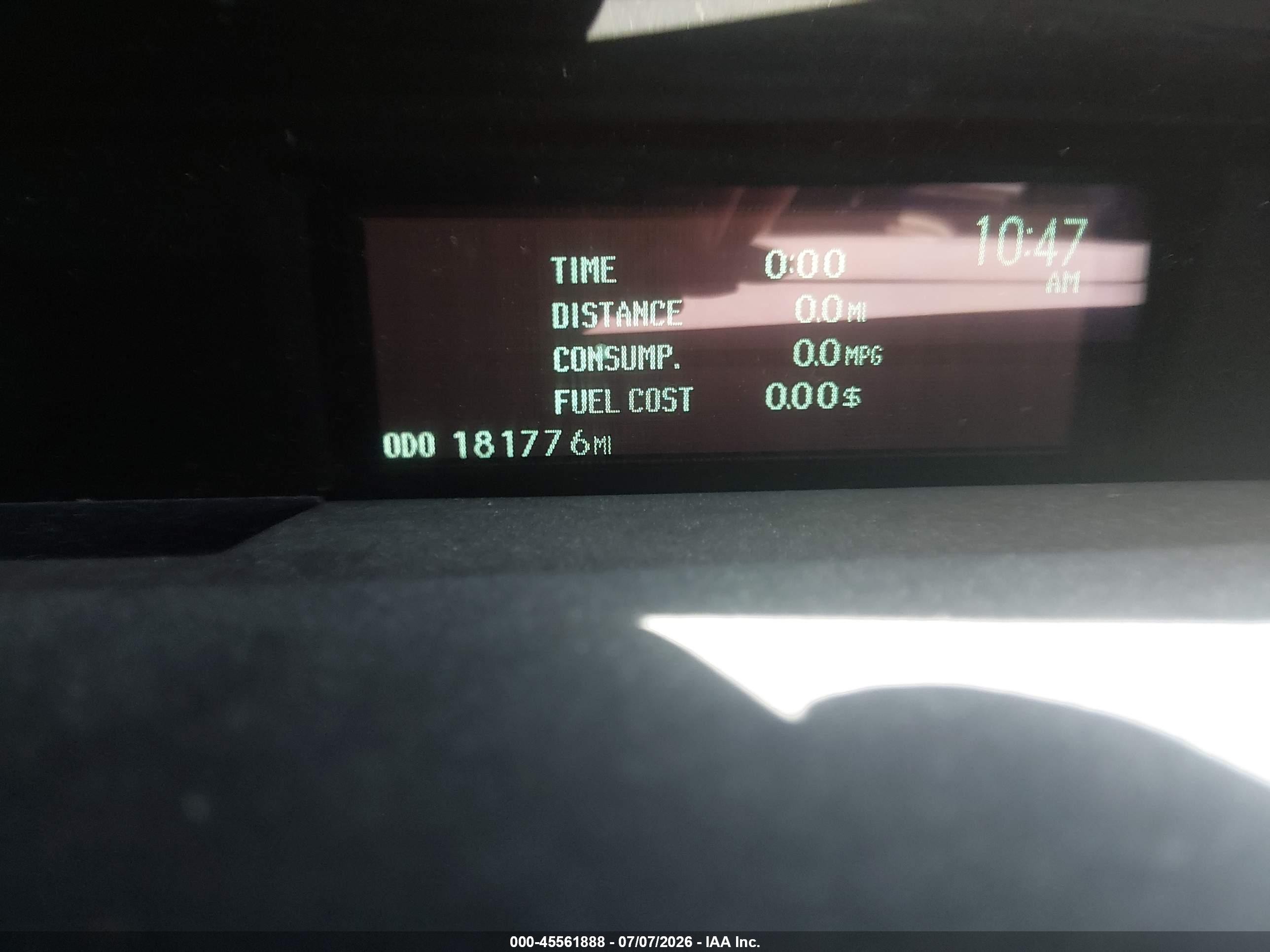 2015 Toyota Prius Two Серебряный vin: JTDKN3DU3F0442711
