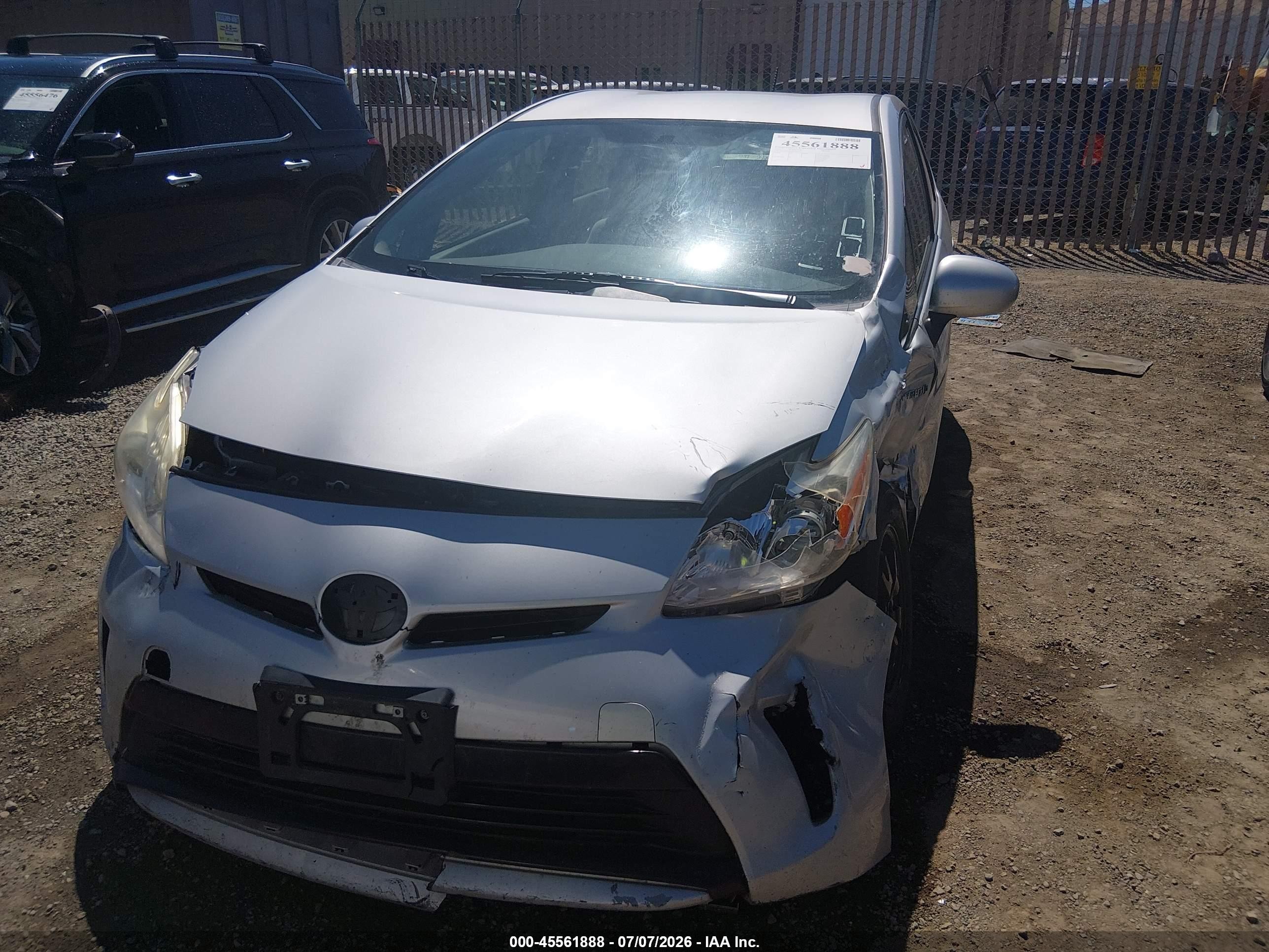 2015 Toyota Prius Two Серебряный vin: JTDKN3DU3F0442711