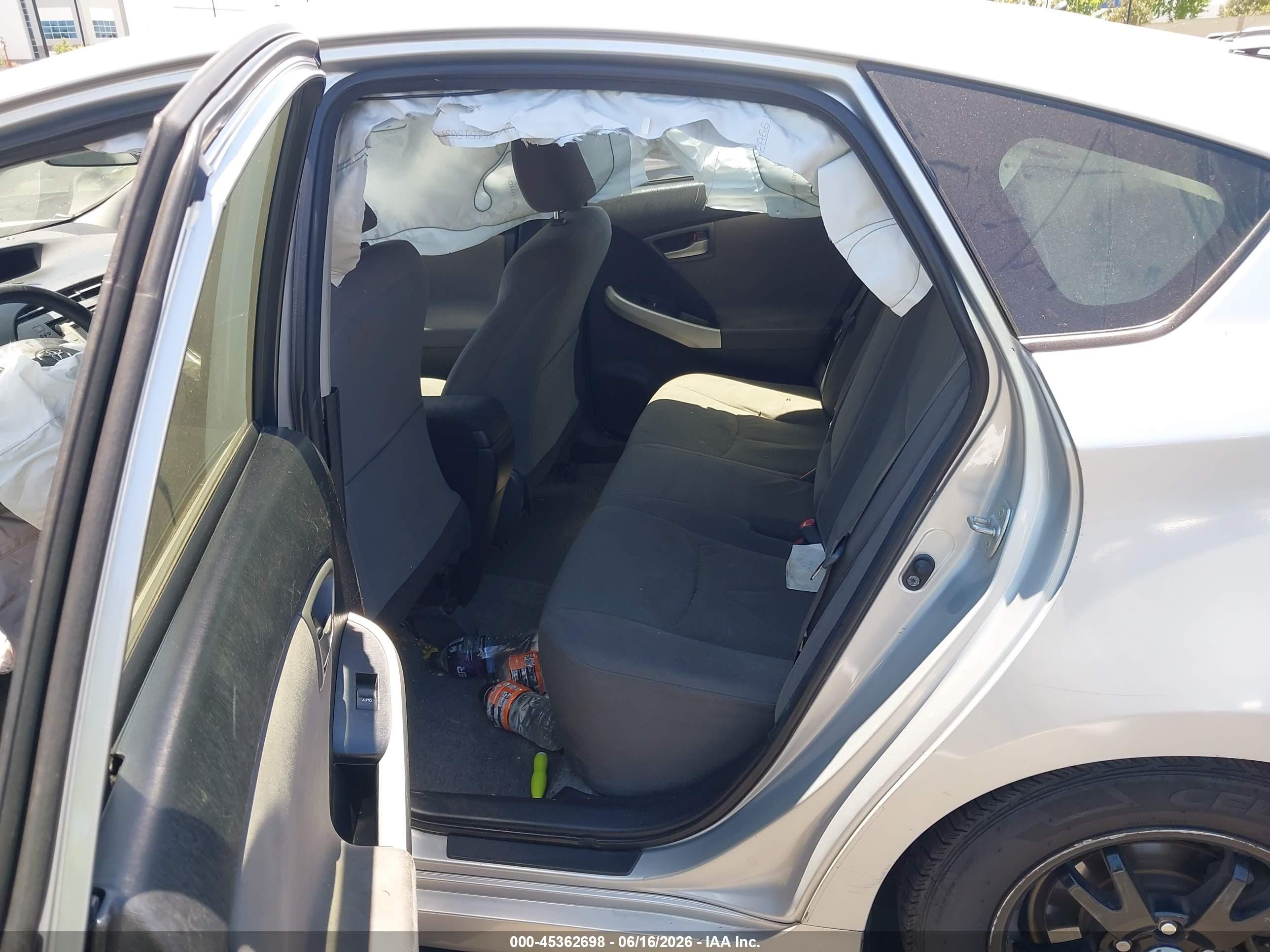 2015 Toyota Prius Two Silver vin: JTDKN3DU3F0462957