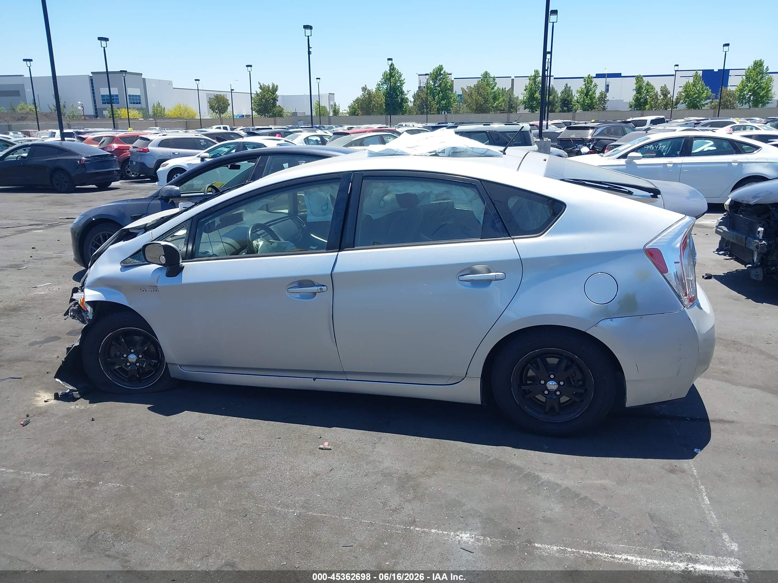 2015 Toyota Prius Two Silver vin: JTDKN3DU3F0462957