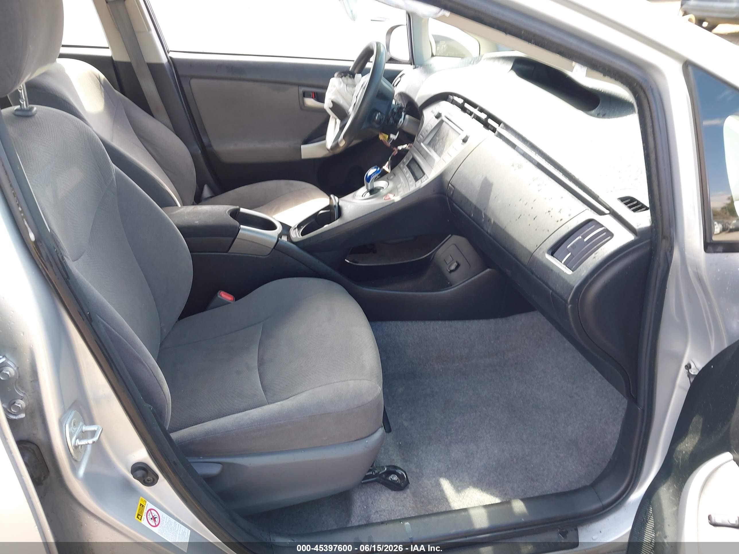 2015 Toyota Prius Two Silver vin: JTDKN3DU3F0463963