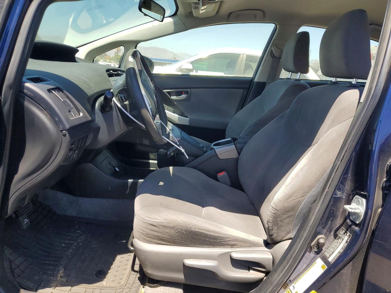 2015 Toyota Prius Two Синий vin: JTDKN3DU3F0471979