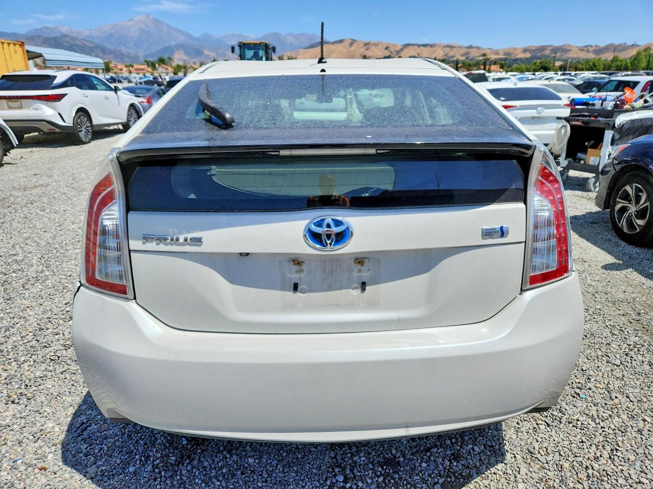 2015 Toyota Prius Two Белый vin: JTDKN3DU3F0473263