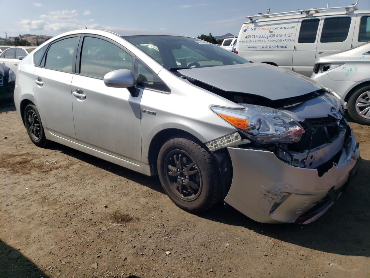2015 Toyota Prius  Серебряный vin: JTDKN3DU3F0481895