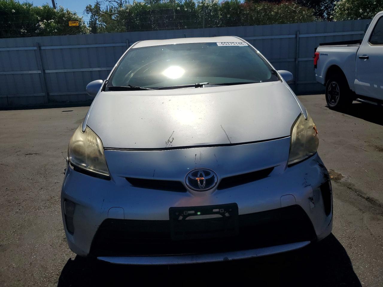 2015 Toyota Prius Two Серебряный vin: JTDKN3DU3F0481895