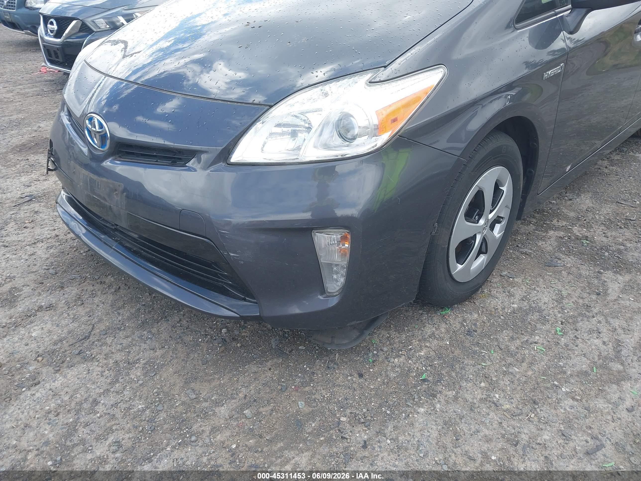 2015 Toyota Prius Two Gray vin: JTDKN3DU3F1883524