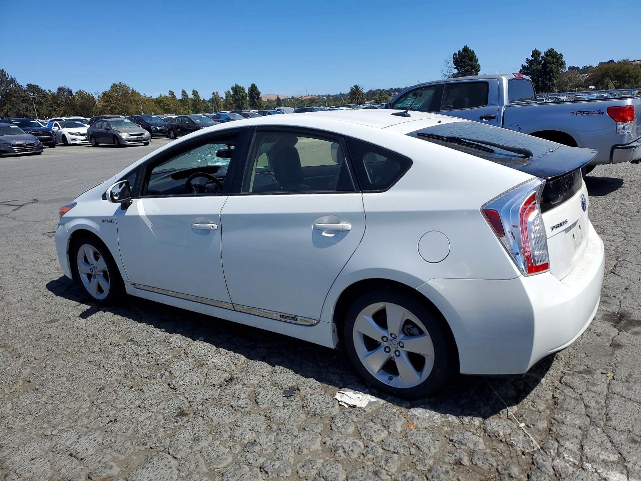 2015 Toyota Prius Five White vin: JTDKN3DU3F1891719