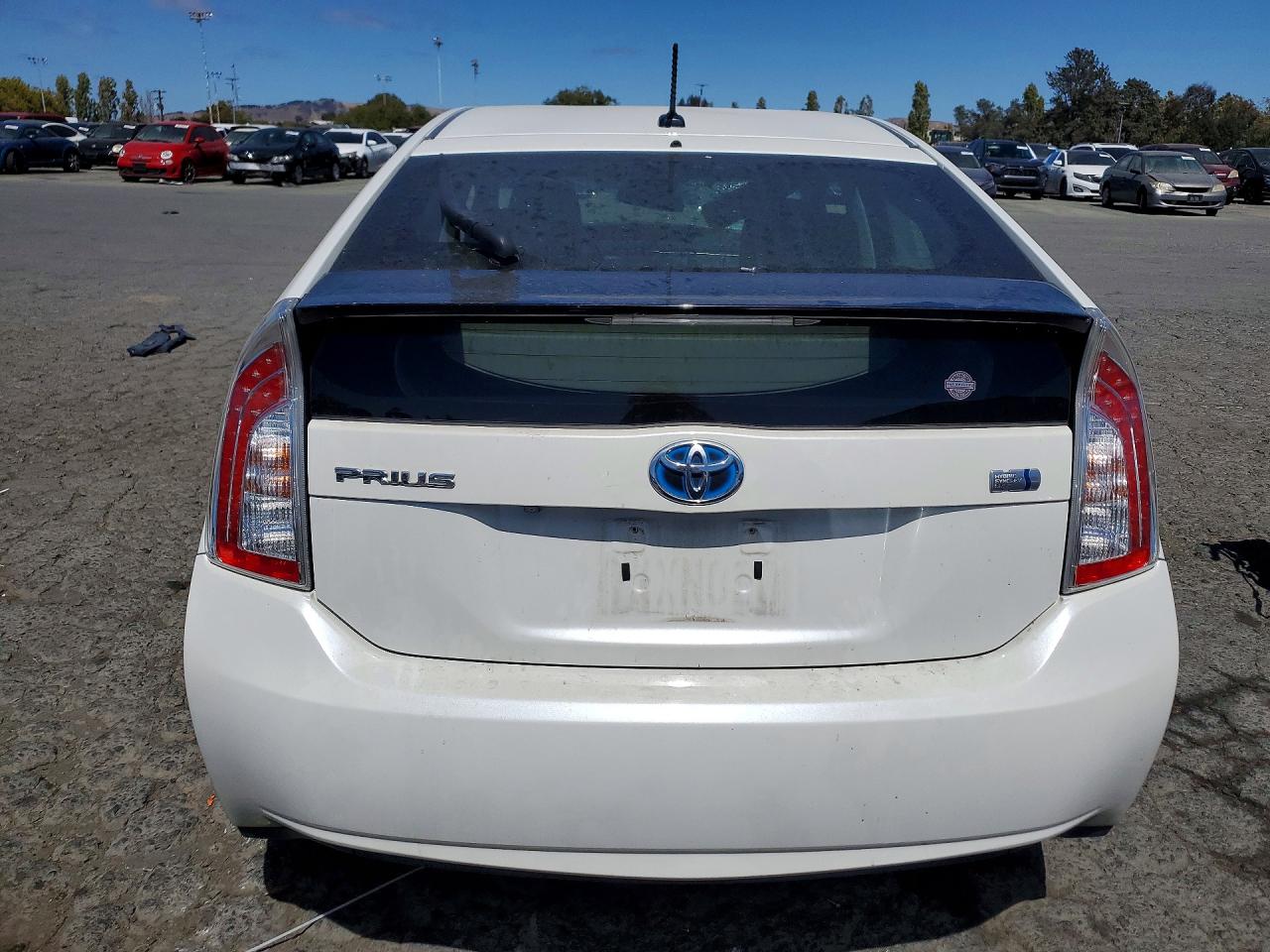 2015 Toyota Prius Five White vin: JTDKN3DU3F1891719