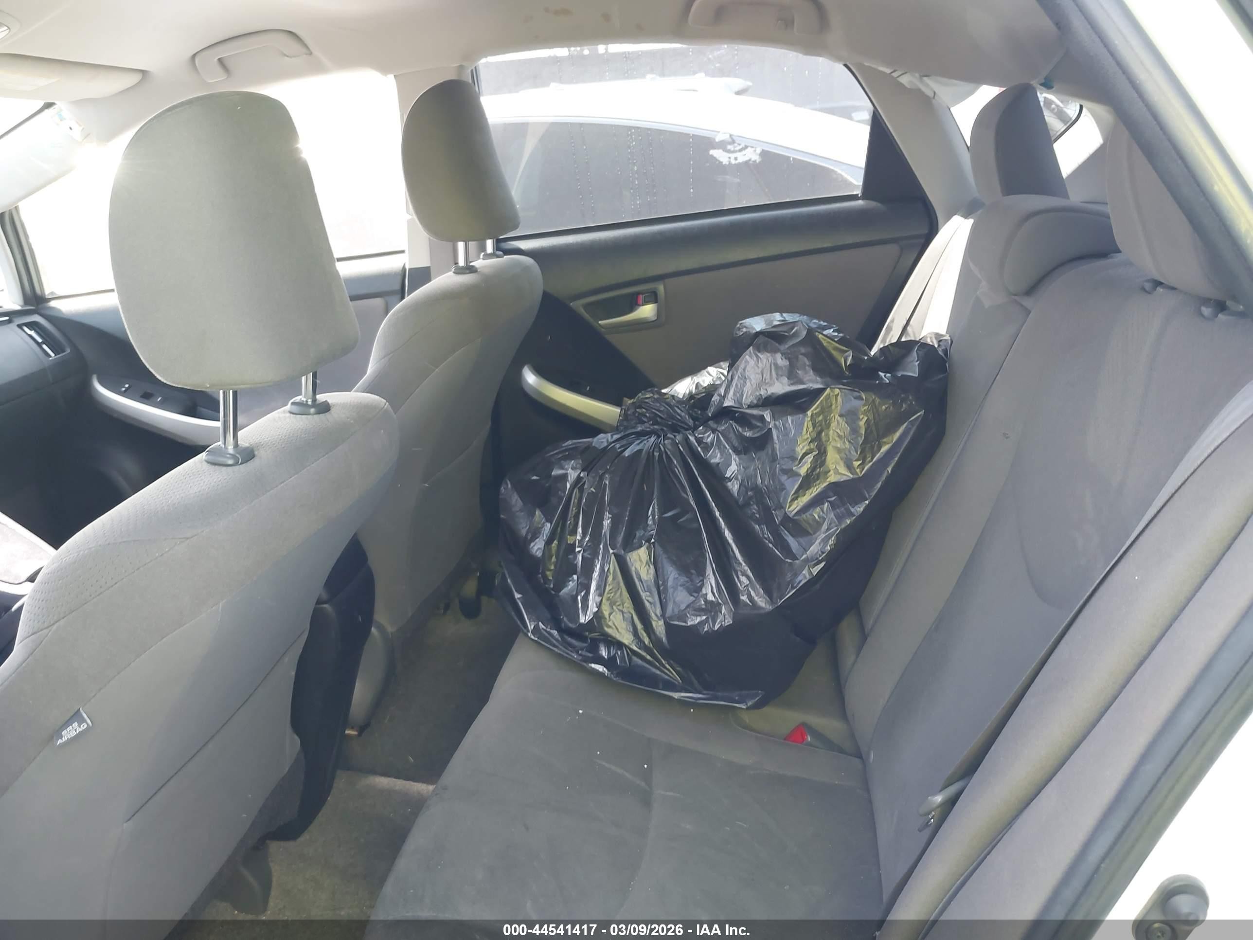2015 Toyota Prius Three White vin: JTDKN3DU3F1902847