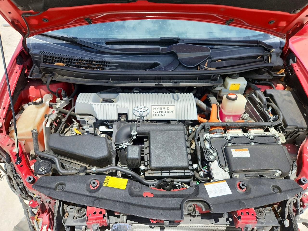 2015 Toyota Prius Four Красный vin: JTDKN3DU3F1906557