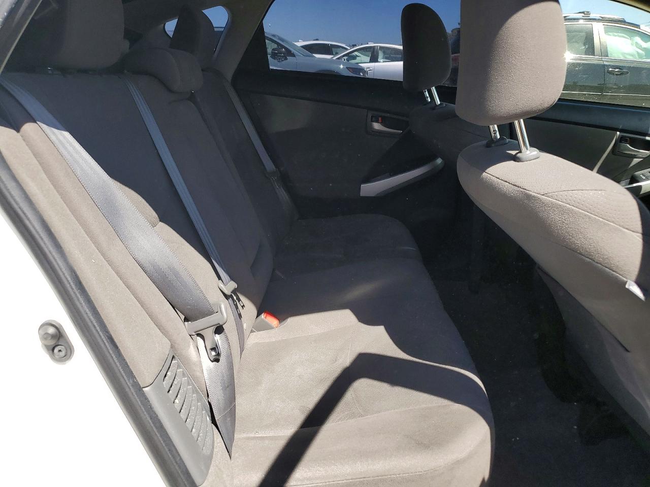 2015 Toyota Prius Two White vin: JTDKN3DU3F1960599