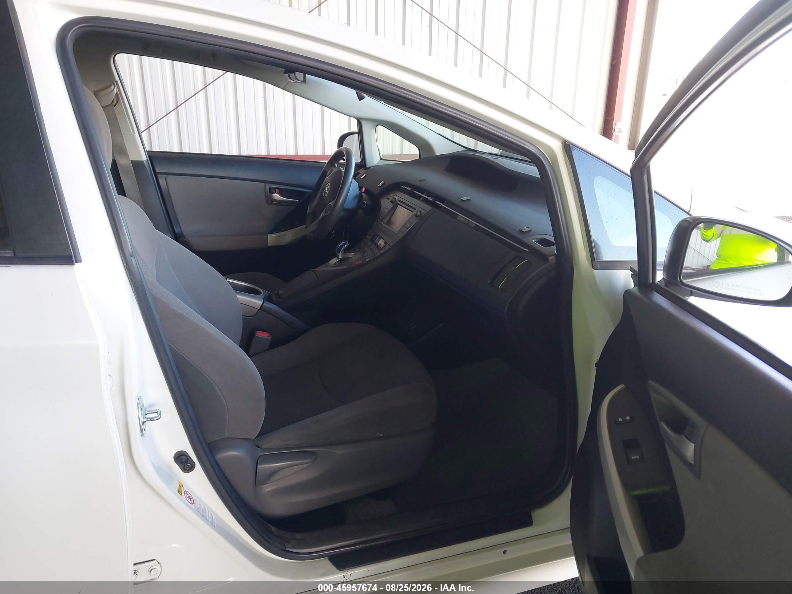 2015 Toyota Prius Two White vin: JTDKN3DU3F1984725