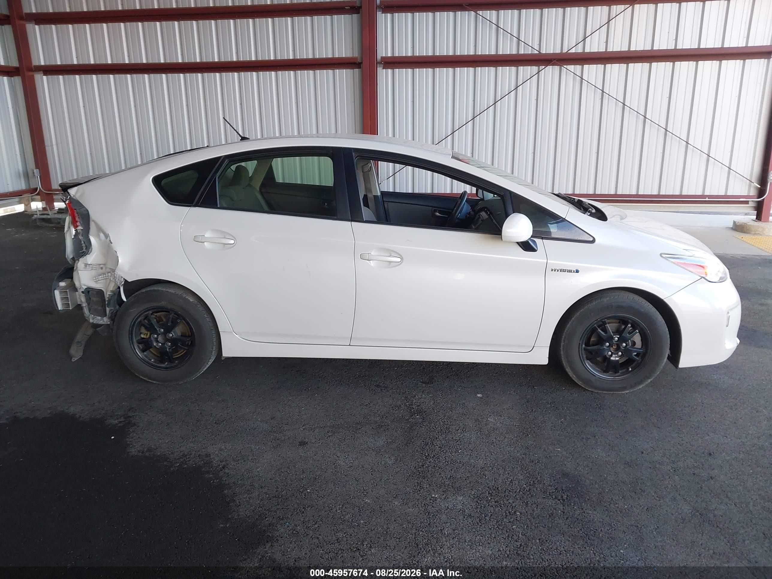 2015 Toyota Prius Two White vin: JTDKN3DU3F1984725
