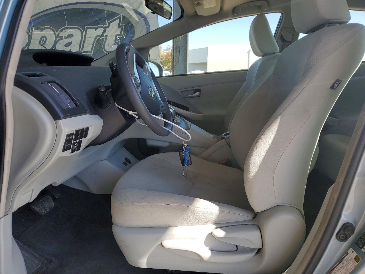 2015 Toyota Prius Two Бирюзовый vin: JTDKN3DU3F1989794